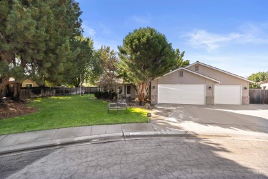 This 4-bedroom, 2-bath home is located in the prestigious on Lakeview Golf Club in Idaho - for sale on GolfHomes.com, golf home, golf lot