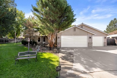 This 4-bedroom, 2-bath home is located in the prestigious on Lakeview Golf Club in Idaho - for sale on GolfHomes.com, golf home, golf lot