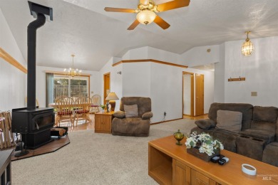 This 4-bedroom, 2-bath home is located in the prestigious on Lakeview Golf Club in Idaho - for sale on GolfHomes.com, golf home, golf lot