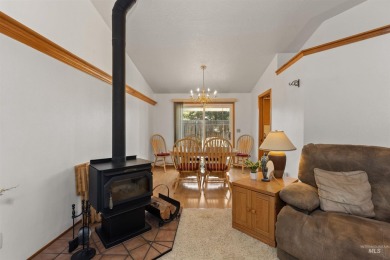 This 4-bedroom, 2-bath home is located in the prestigious on Lakeview Golf Club in Idaho - for sale on GolfHomes.com, golf home, golf lot
