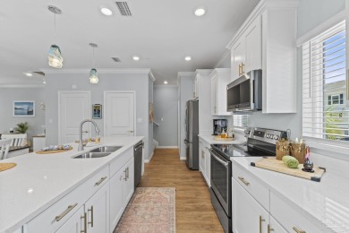 Immaculate and move-in ready, this 2-bedroom, 2.5-bath townhome on Lost Key Golf Club in Florida - for sale on GolfHomes.com, golf home, golf lot