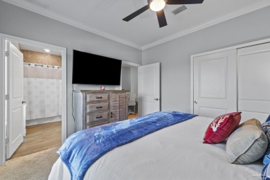 Immaculate and move-in ready, this 2-bedroom, 2.5-bath townhome on Lost Key Golf Club in Florida - for sale on GolfHomes.com, golf home, golf lot