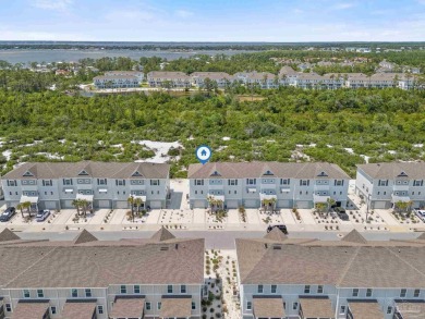 Immaculate and move-in ready, this 2-bedroom, 2.5-bath townhome on Lost Key Golf Club in Florida - for sale on GolfHomes.com, golf home, golf lot