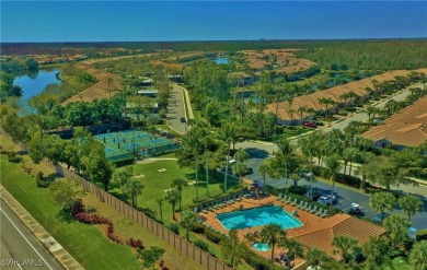 ATTRACTIVE FIRST FLOOR CARRIAGE HOME WITH 2BRs+DEN/2BA/1CAR on Colonial Country Club in Florida - for sale on GolfHomes.com, golf home, golf lot
