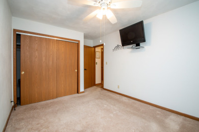 Cozy Home Offers Comfort and Practicality on Oak Run Golf Course in Illinois - for sale on GolfHomes.com, golf home, golf lot