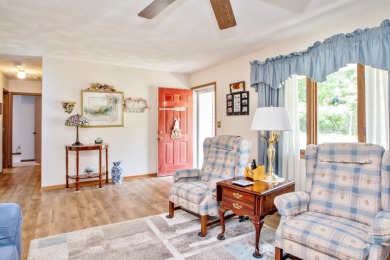 Cozy Home Offers Comfort and Practicality on Oak Run Golf Course in Illinois - for sale on GolfHomes.com, golf home, golf lot