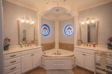 WELCOME to this stunning 4 bedroom, 3 bathroom, 3,236 square ft on Oak Hurst Golf Course in Texas - for sale on GolfHomes.com, golf home, golf lot