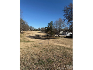 Fantastic Eastwood Village location, on the golf course, and so on Corbin Hills Golf Club in North Carolina - for sale on GolfHomes.com, golf home, golf lot