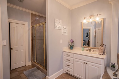 WELCOME to this stunning 4 bedroom, 3 bathroom, 3,236 square ft on Oak Hurst Golf Course in Texas - for sale on GolfHomes.com, golf home, golf lot