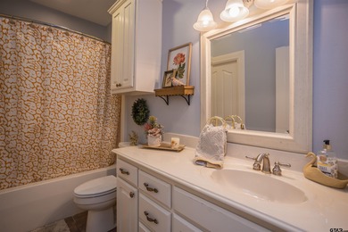 WELCOME to this stunning 4 bedroom, 3 bathroom, 3,236 square ft on Oak Hurst Golf Course in Texas - for sale on GolfHomes.com, golf home, golf lot