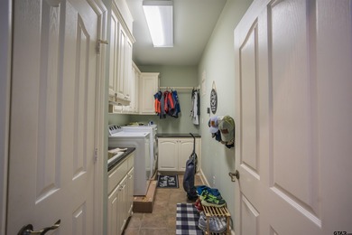 WELCOME to this stunning 4 bedroom, 3 bathroom, 3,236 square ft on Oak Hurst Golf Course in Texas - for sale on GolfHomes.com, golf home, golf lot