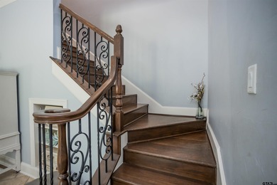 WELCOME to this stunning 4 bedroom, 3 bathroom, 3,236 square ft on Oak Hurst Golf Course in Texas - for sale on GolfHomes.com, golf home, golf lot