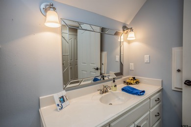 WELCOME to this stunning 4 bedroom, 3 bathroom, 3,236 square ft on Oak Hurst Golf Course in Texas - for sale on GolfHomes.com, golf home, golf lot