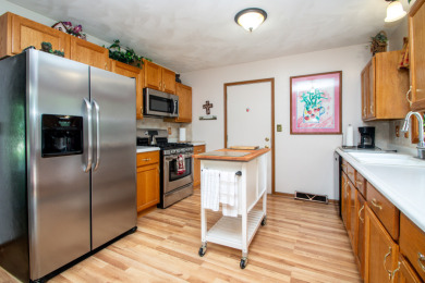 Cozy Home Offers Comfort and Practicality on Oak Run Golf Course in Illinois - for sale on GolfHomes.com, golf home, golf lot