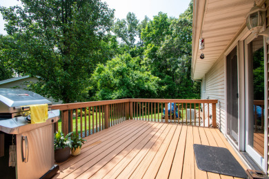 Cozy Home Offers Comfort and Practicality on Oak Run Golf Course in Illinois - for sale on GolfHomes.com, golf home, golf lot