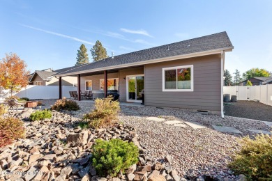 Charming Single-Level Home - This 3-bed, 2-bath, 1,854 sq ft on Avondale Golf and Tennis Club in Idaho - for sale on GolfHomes.com, golf home, golf lot