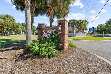 Beautifully maintained and fully furnished three-bedroom on Midway Par-3 in South Carolina - for sale on GolfHomes.com, golf home, golf lot