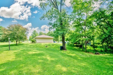 Cozy Home Offers Comfort and Practicality on Oak Run Golf Course in Illinois - for sale on GolfHomes.com, golf home, golf lot