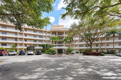 Highly Sought, seldom available, *King* apartment on Palm-Aire Country Club and Resort - The Oaks in Florida - for sale on GolfHomes.com, golf home, golf lot