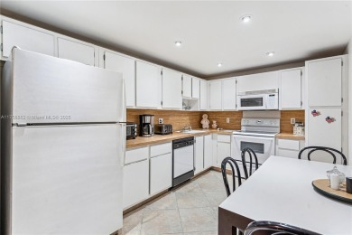 Highly Sought, seldom available, *King* apartment on Palm-Aire Country Club and Resort - The Oaks in Florida - for sale on GolfHomes.com, golf home, golf lot