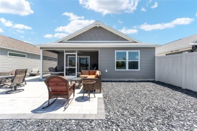 Beautiful 3-bed, 2-bath Charlotte Courtyard Villas with a VIEW! on Pennbrooke Fairways in Florida - for sale on GolfHomes.com, golf home, golf lot