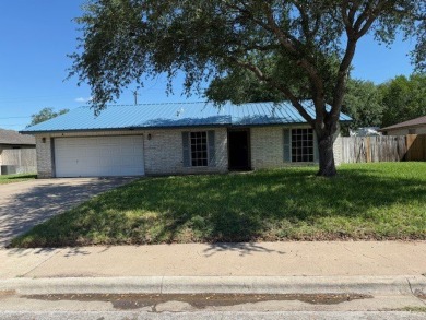 This move in ready, 3 bedroom 2 bath home, complete with an on Alice Municipal Golf Course in Texas - for sale on GolfHomes.com, golf home, golf lot