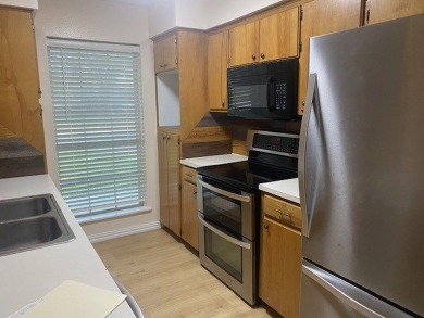 This move in ready, 3 bedroom 2 bath home, complete with an on Alice Municipal Golf Course in Texas - for sale on GolfHomes.com, golf home, golf lot