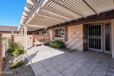 Welcome to this well-maintained 2-bedroom, 2-bath Gemini/Twin on Sun City-Willow Creek / Willow Brook  in Arizona - for sale on GolfHomes.com, golf home, golf lot