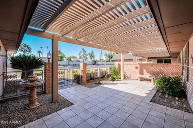 Welcome to this well-maintained 2-bedroom, 2-bath Gemini/Twin on Sun City-Willow Creek / Willow Brook  in Arizona - for sale on GolfHomes.com, golf home, golf lot