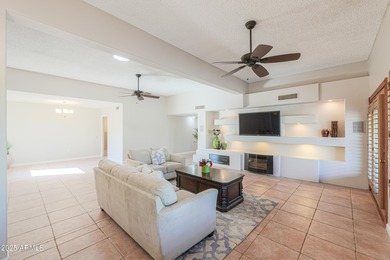 Welcome to this well-maintained 2-bedroom, 2-bath Gemini/Twin on Sun City-Willow Creek / Willow Brook  in Arizona - for sale on GolfHomes.com, golf home, golf lot