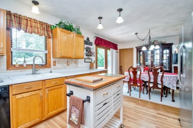 Cozy Home Offers Comfort and Practicality on Oak Run Golf Course in Illinois - for sale on GolfHomes.com, golf home, golf lot