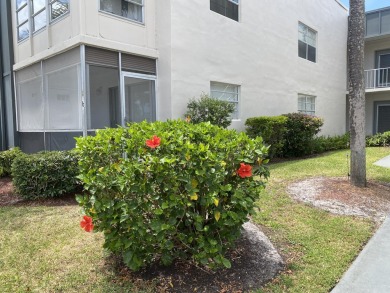 Gorgeous 1st floor 1 Bedroom completely renovated with tile on Kings Point Golf -Flanders Way in Florida - for sale on GolfHomes.com, golf home, golf lot