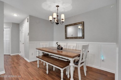 Here is your opportunity to own an end unit one-level townhome on Golf Club At Fleming Island in Florida - for sale on GolfHomes.com, golf home, golf lot