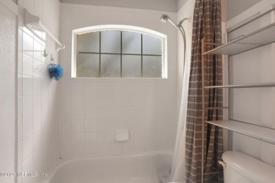 Here is your opportunity to own an end unit one-level townhome on Golf Club At Fleming Island in Florida - for sale on GolfHomes.com, golf home, golf lot