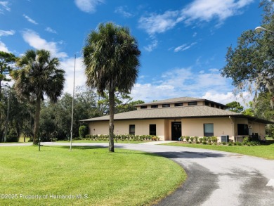 This fully updated 2 bedroom, 2 bathroom villa is located in the on Heather Golf and Country Club in Florida - for sale on GolfHomes.com, golf home, golf lot
