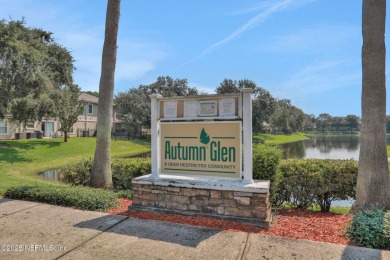 Here is your opportunity to own an end unit one-level townhome on Golf Club At Fleming Island in Florida - for sale on GolfHomes.com, golf home, golf lot