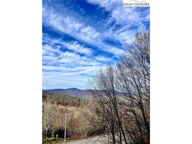 MOST AFFORDABLE CONDO AT SUGAR SKI & CC!!! Welcome to your on Sugar Mountain Golf Course in North Carolina - for sale on GolfHomes.com, golf home, golf lot