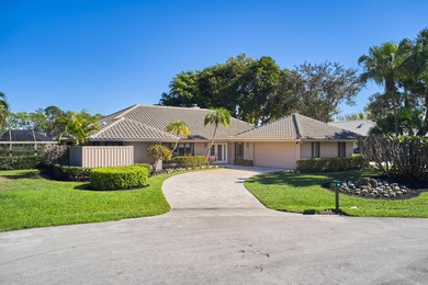 Rare opportunity in Marlwood Estates at PGA National! This on PGA National Golf Club in Florida - for sale on GolfHomes.com, golf home, golf lot