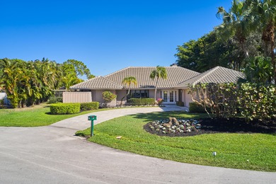 Rare opportunity in Marlwood Estates at PGA National! This on PGA National Golf Club in Florida - for sale on GolfHomes.com, golf home, golf lot