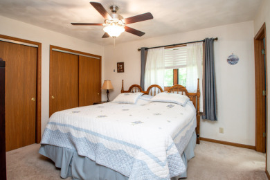 Cozy Home Offers Comfort and Practicality on Oak Run Golf Course in Illinois - for sale on GolfHomes.com, golf home, golf lot