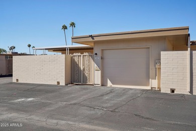 Perfect Sun City Condo, 2 Bedrooms plus Arizona Room, 2 Baths on Sun City Lakes West and East in Arizona - for sale on GolfHomes.com, golf home, golf lot