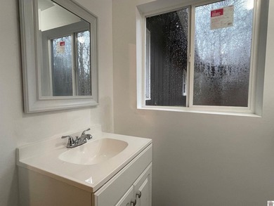 Looking for a home near Lake Barkley? This is the perfect place! on  in Kentucky - for sale on GolfHomes.com, golf home, golf lot