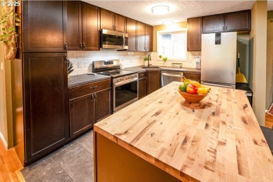 Discover low-maintenance living in this updated 2-bedroom on  in Oregon - for sale on GolfHomes.com, golf home, golf lot