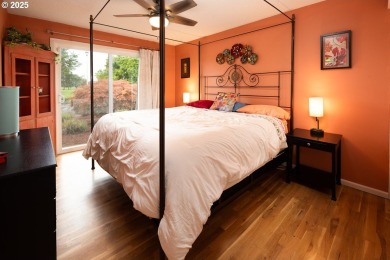 Discover low-maintenance living in this updated 2-bedroom on  in Oregon - for sale on GolfHomes.com, golf home, golf lot