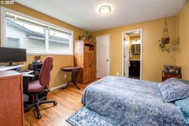 Discover low-maintenance living in this updated 2-bedroom on  in Oregon - for sale on GolfHomes.com, golf home, golf lot