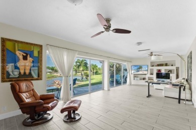 BACK ON THE MARKET Feels like a 3-bedroom home. This spacious on Woodlands Country Club in Florida - for sale on GolfHomes.com, golf home, golf lot