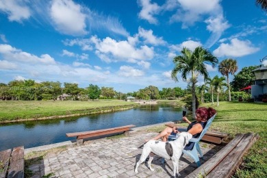 BACK ON THE MARKET Feels like a 3-bedroom home. This spacious on Woodlands Country Club in Florida - for sale on GolfHomes.com, golf home, golf lot
