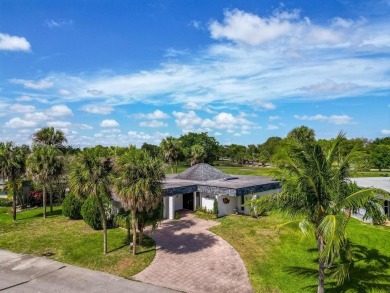 BACK ON THE MARKET Feels like a 3-bedroom home. This spacious on Woodlands Country Club in Florida - for sale on GolfHomes.com, golf home, golf lot