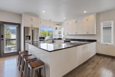 Does year-round deeded beach access with 300 ft of BEACHFRONT on Liberty Lake Golf Club in Washington - for sale on GolfHomes.com, golf home, golf lot