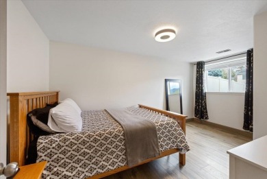 Does year-round deeded beach access with 300 ft of BEACHFRONT on Liberty Lake Golf Club in Washington - for sale on GolfHomes.com, golf home, golf lot
